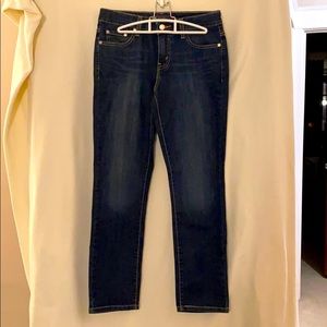 Levi’s Mid Rise Skinny Size 6S Jeans